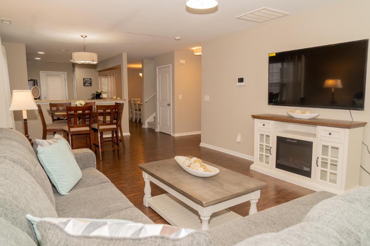 Beautiful Spacious 4 Bedroom House , Sleeps 8+ Raleigh Exterior foto