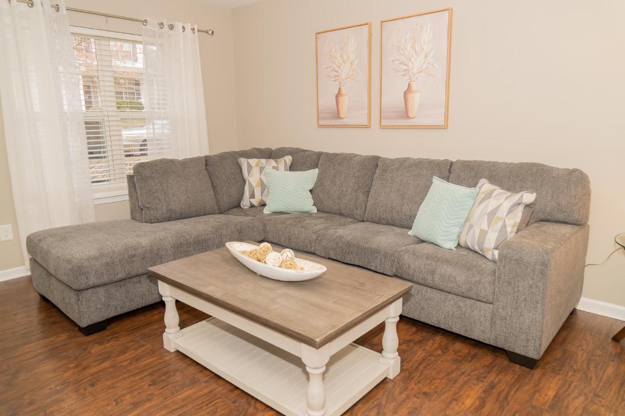 Beautiful Spacious 4 Bedroom House , Sleeps 8+ Raleigh Exterior foto