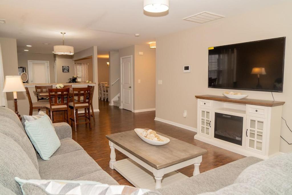 Beautiful Spacious 4 Bedroom House , Sleeps 8+ Raleigh Exterior foto