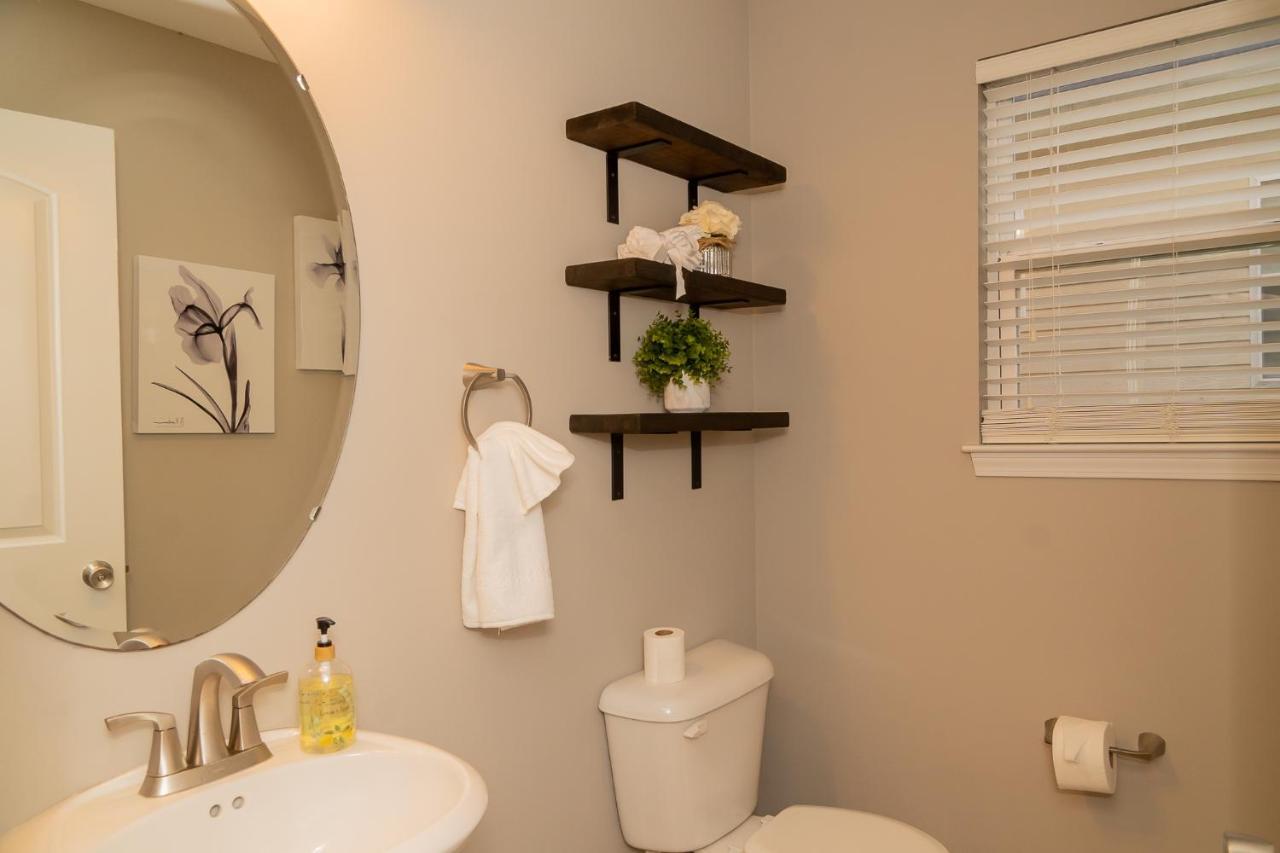 Beautiful Spacious 4 Bedroom House , Sleeps 8+ Raleigh Exterior foto