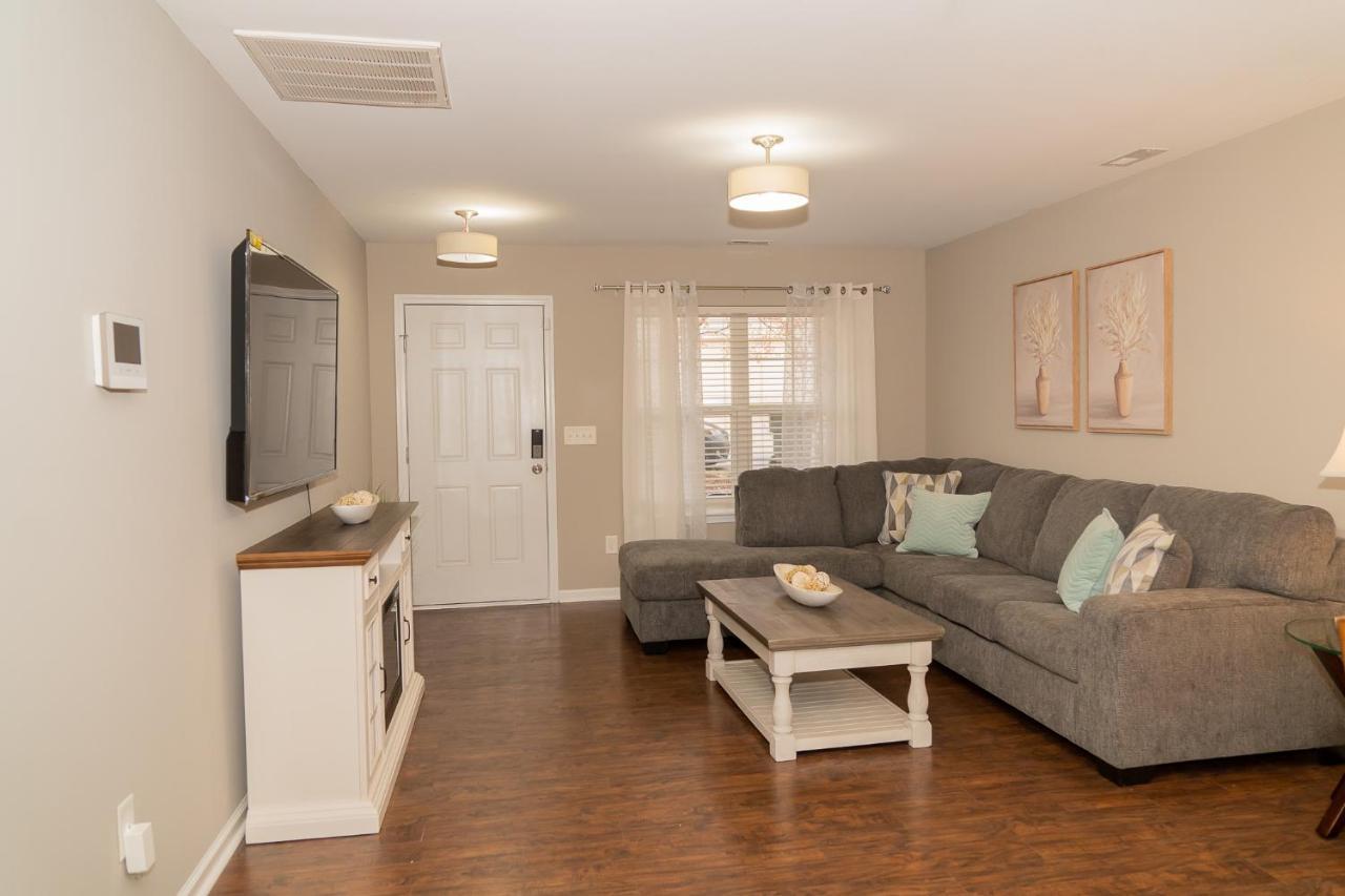 Beautiful Spacious 4 Bedroom House , Sleeps 8+ Raleigh Exterior foto